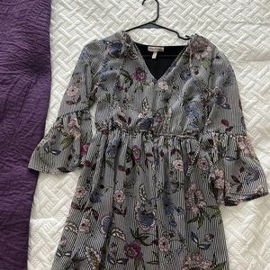 Super cute dress!